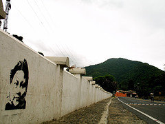 Grafito de Rigorberta Menchú en La Antigua Guatemala