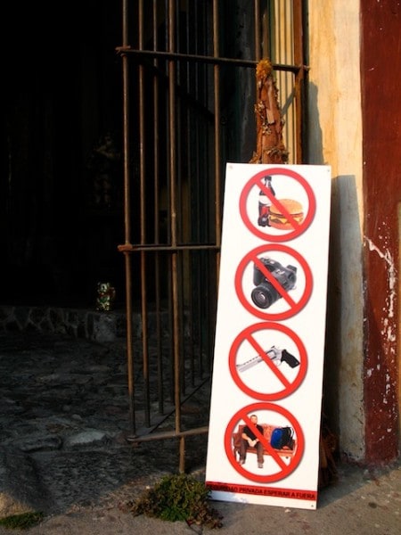 Signs_only_in_guatemala