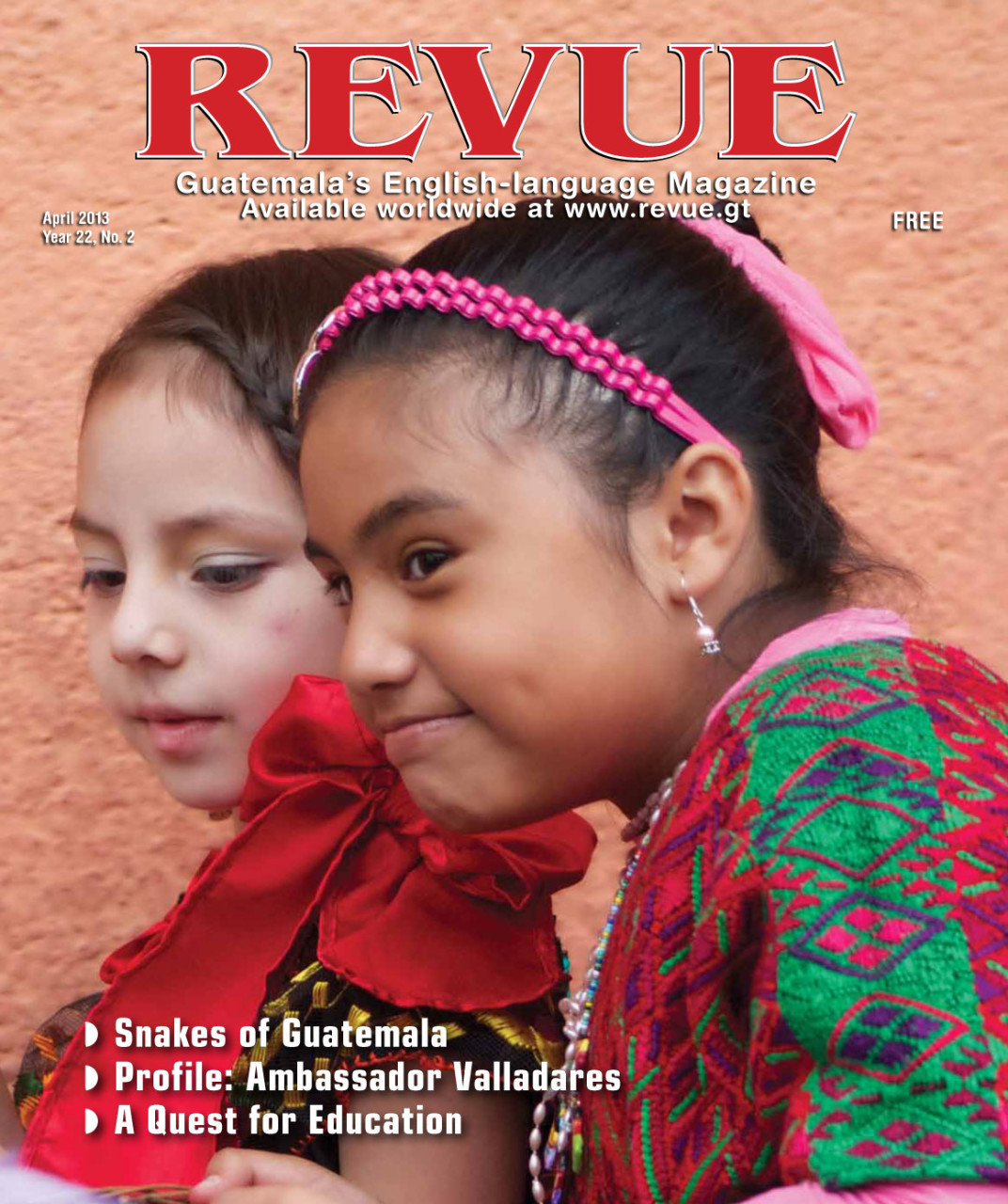 Una de mis fotografías de niñas Guadalupanas es portada de Revue Magazine de abril 2013